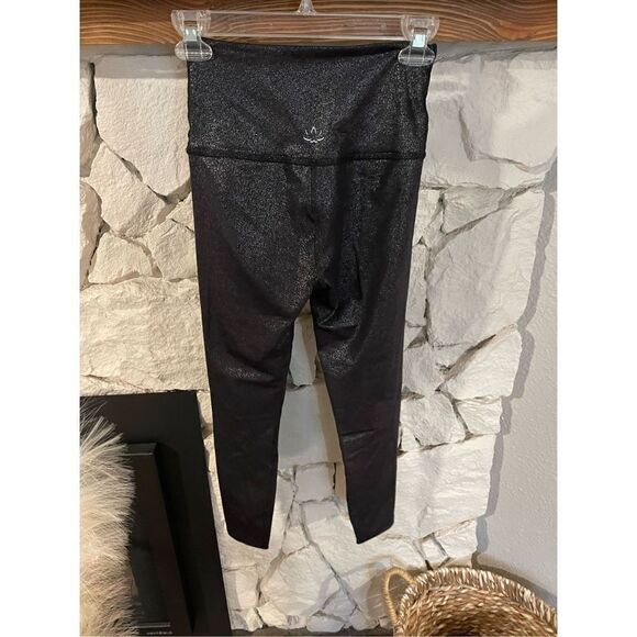 Beyond yoga black sparkly high rise leggings size S - Picture 2 of 3